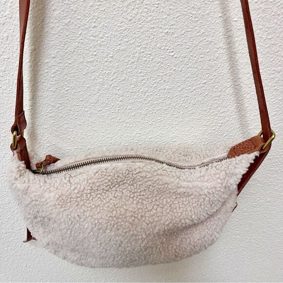 Madewell Mini The Resourced High Pile Fleece Sling Bag Tan Brown - Picture 4 of 9